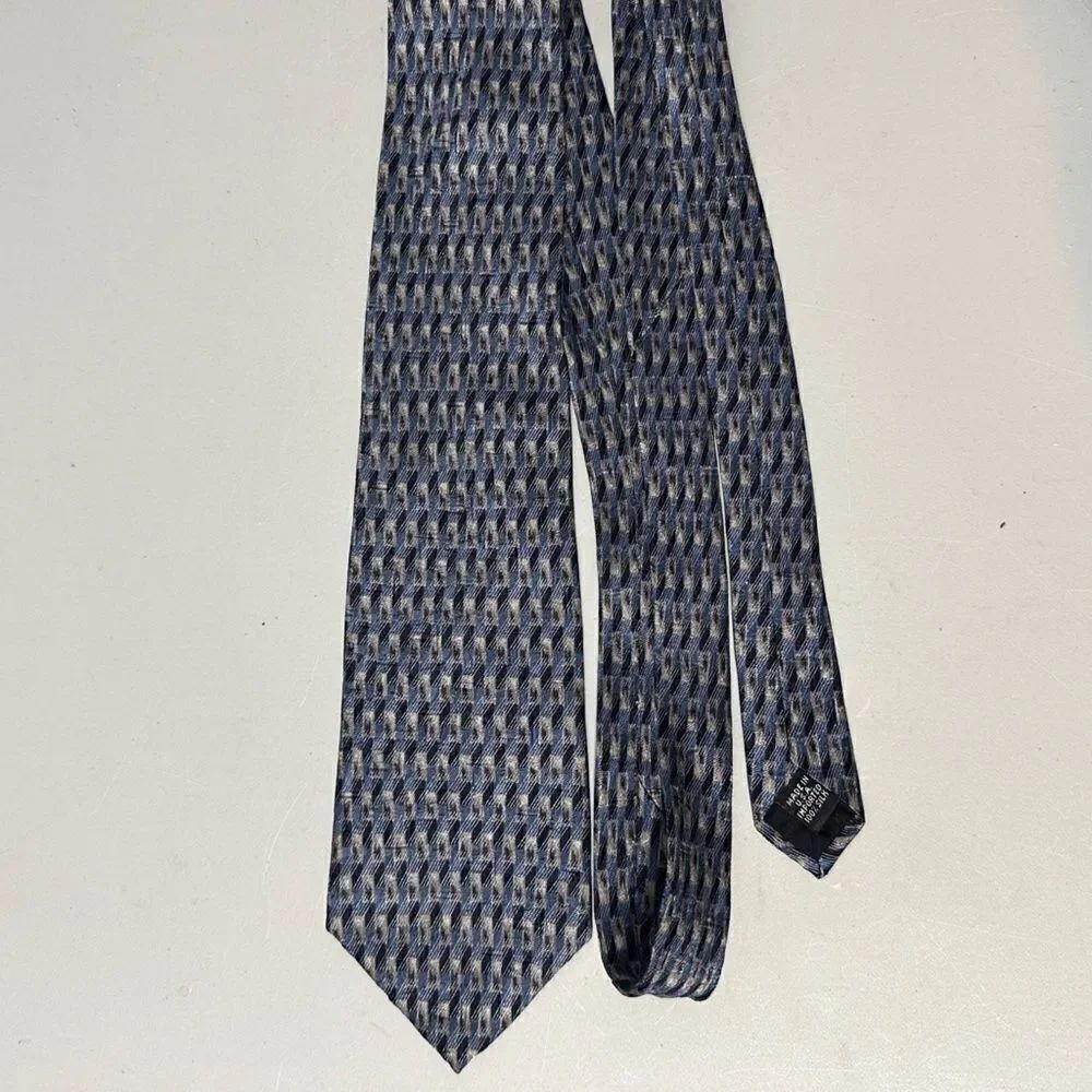 Barrington blue and gray silk necktie ￼